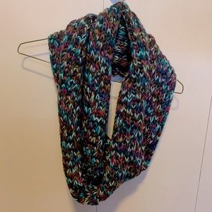 Multicoloured infinity cable knit scarf